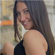 Sono una ragazza di 18 anni, diplomata in economia aziendale, proseguiró gli studi in questo ambito, ma nel tempo libero sono a disposizione per dare una mano a studenti di medie-superiori sulla matematica base